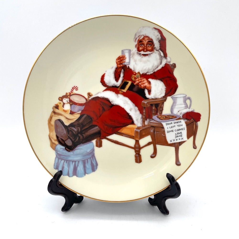 Museum Collections Santa Takes a Break Porcelain Plate 1987 Vintage Red Exc